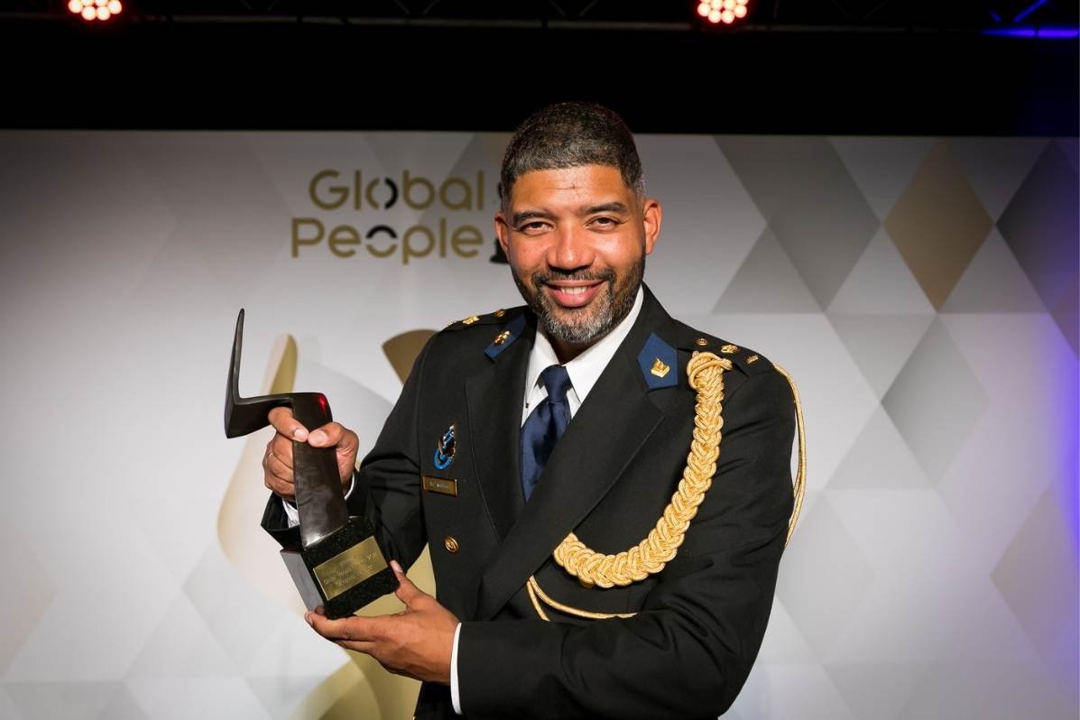 Waterkant: Ramon Arnhem (40) wint Global People Award: manager van het jaar Image